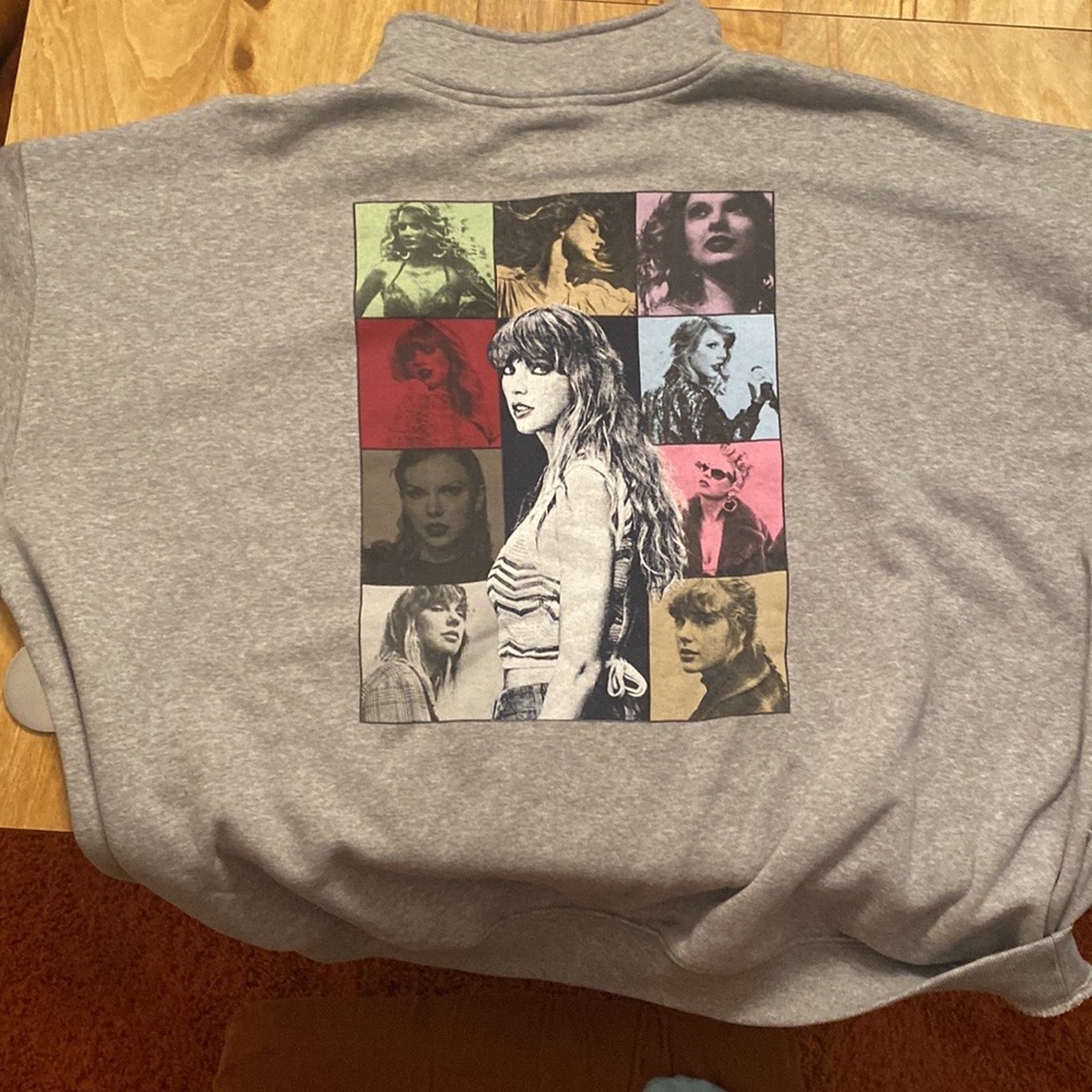 Taylor Swift Eras Tour 2XL quarter zip